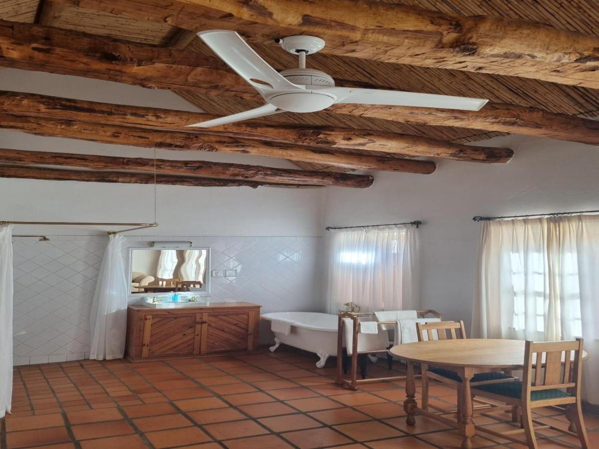 Apartament Red Mountain Ridge Karoo Oasis And Guest Farm Buffelskloof Zewnętrze zdjęcie